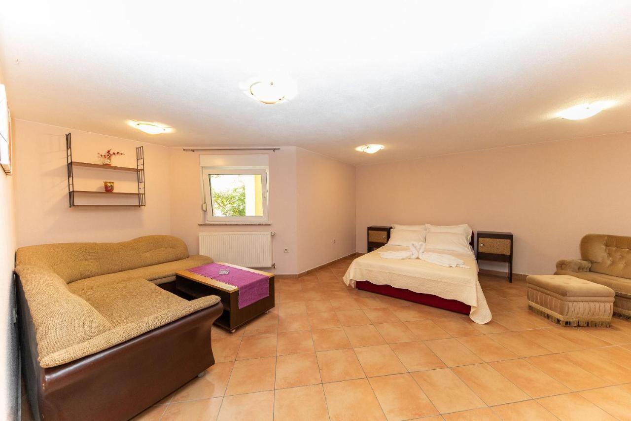 Apartments Artan Crikvenica Εξωτερικό φωτογραφία