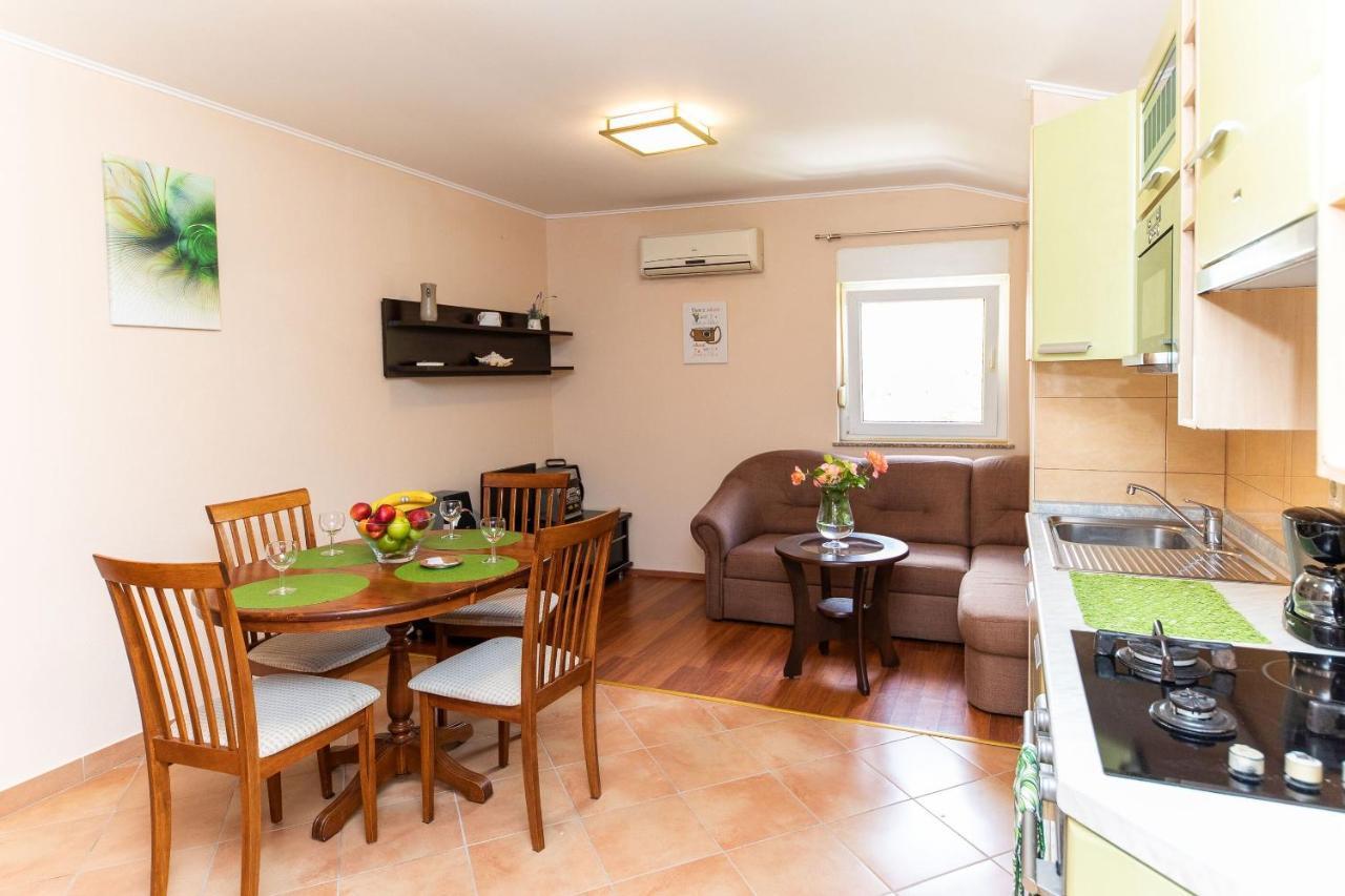 Apartments Artan Crikvenica Εξωτερικό φωτογραφία